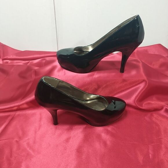 Unlisted  Black Heels woman's SZ 10M - Picture 2 of 11